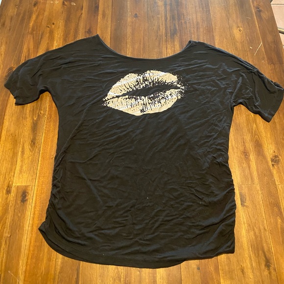 Women’s tee - Picture 1 of 4